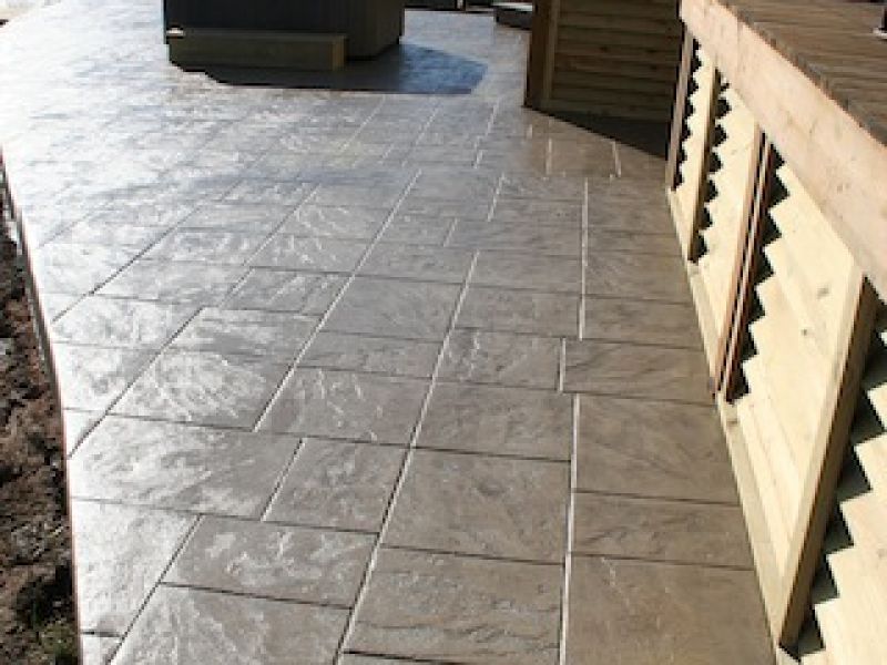 Driveway with Stamped Overlays in Shelby County TN